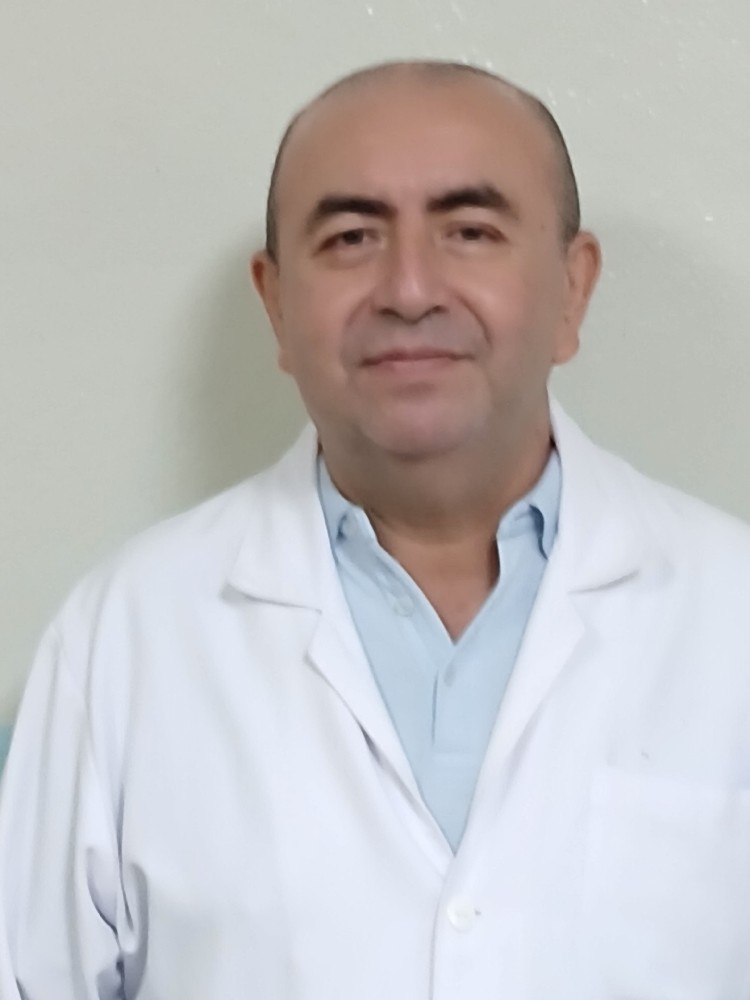Dr. Cristian Adalid Reyes Herrera